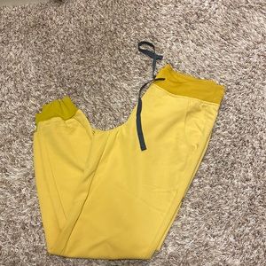 Brand new!!! Size XS figs Zamora pant in marigold. Limited edition color